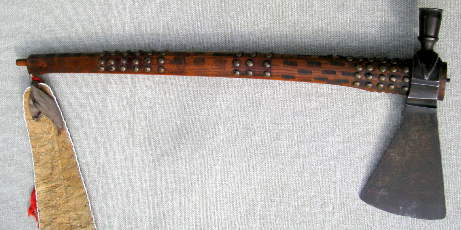 FINE ANTIQUE PLAINS INDIAN PIPE TOMAHAWK 100 TACKS/FILE BURNS 5 COLOR BEAD DROP