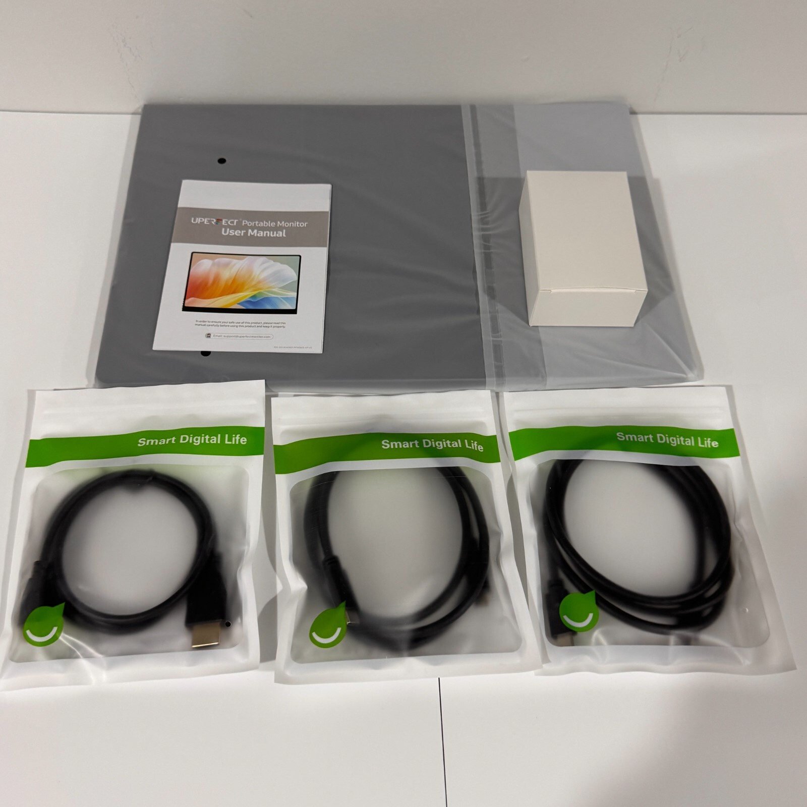 OLED Portable Monitor 16” 3K 120Hz 0.1ms, 500 Nits, 100% DCI-P3, Ultra-Slim