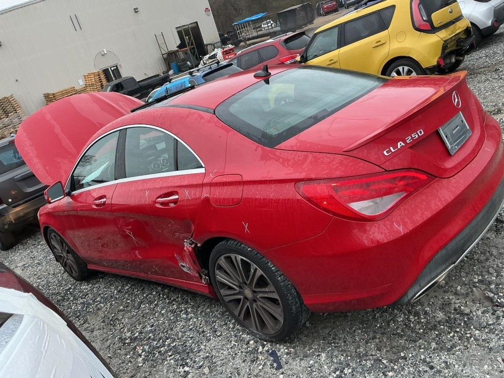 CLA250 2017 Glove Box 4934947