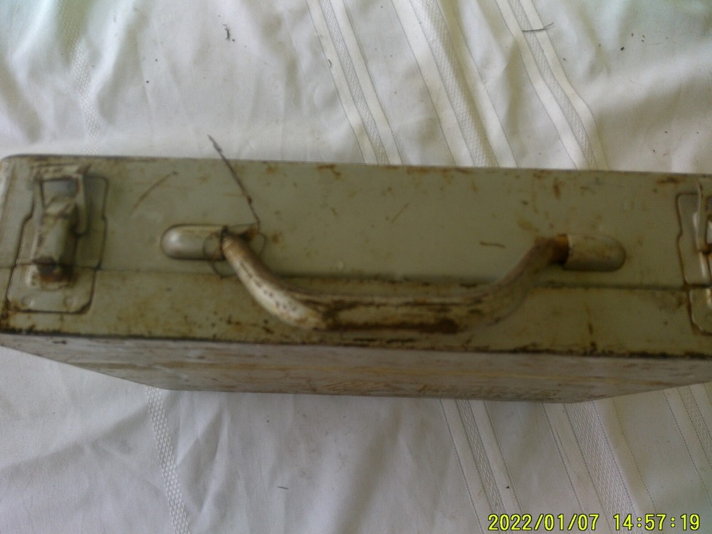 VINTAGE METAL BLACK & DECKER EMPTY CARRY CASE