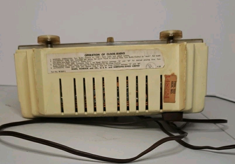 Vintage, Mid Century, 1961 Silvertone 2034 Clock & AM Radio, w/ Alarm, Untested