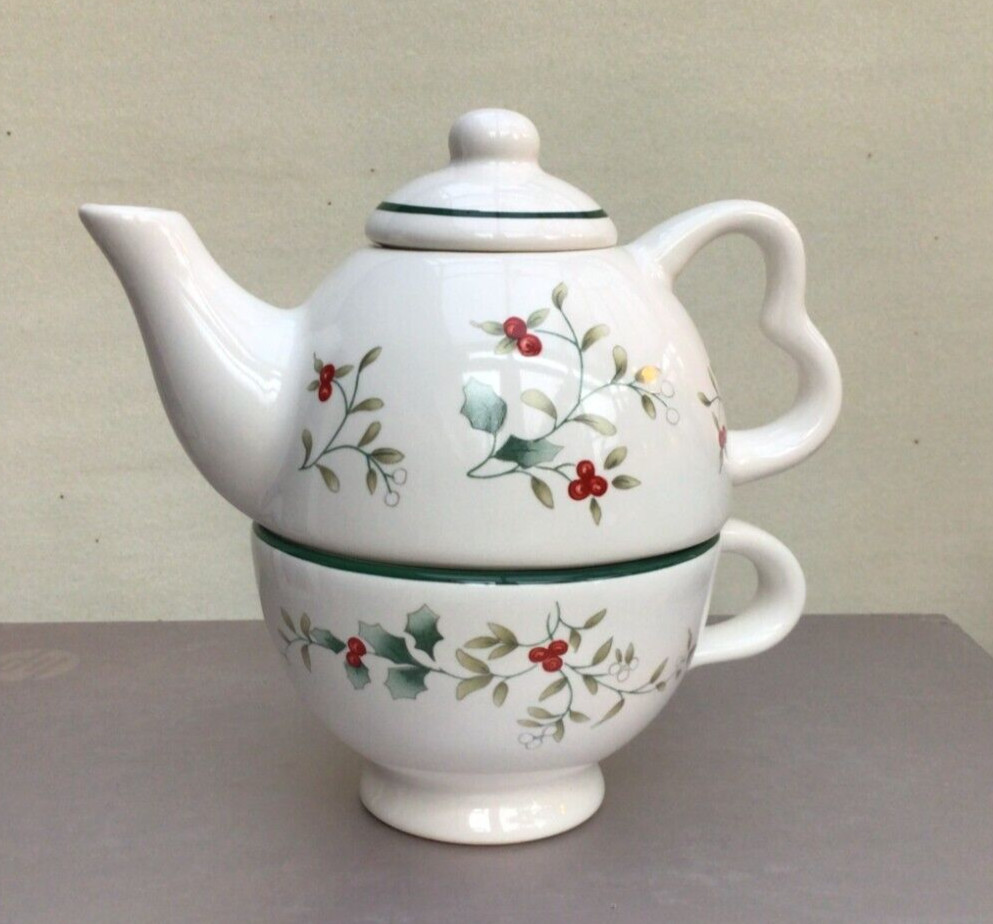 Pfaltzgraff WINTERBERRY TEA FOR ONE Stacking Teapot and Cup