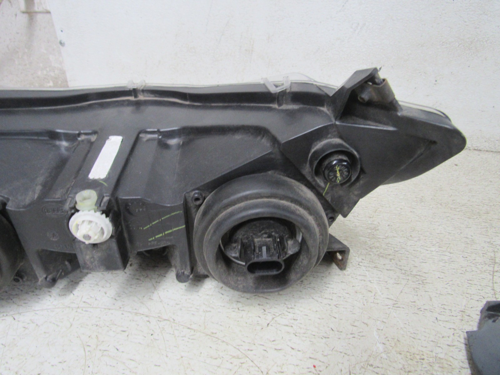 22 LYNX BOONDOCKER DS 850 E-TEC HEADLIGHT HEAD LIGHT LAMP CRACKED OEM #0230