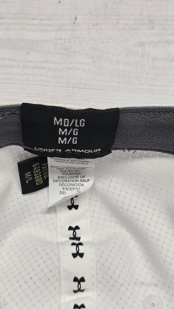 Under Armour Golf Hat White Medium / Large Flex Used Embroidered