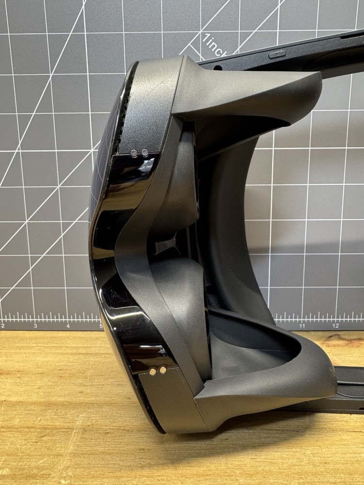 USED Meta Quest Pro VR 256GB Headset Only +Charging Dock (No Controllers) TESTED