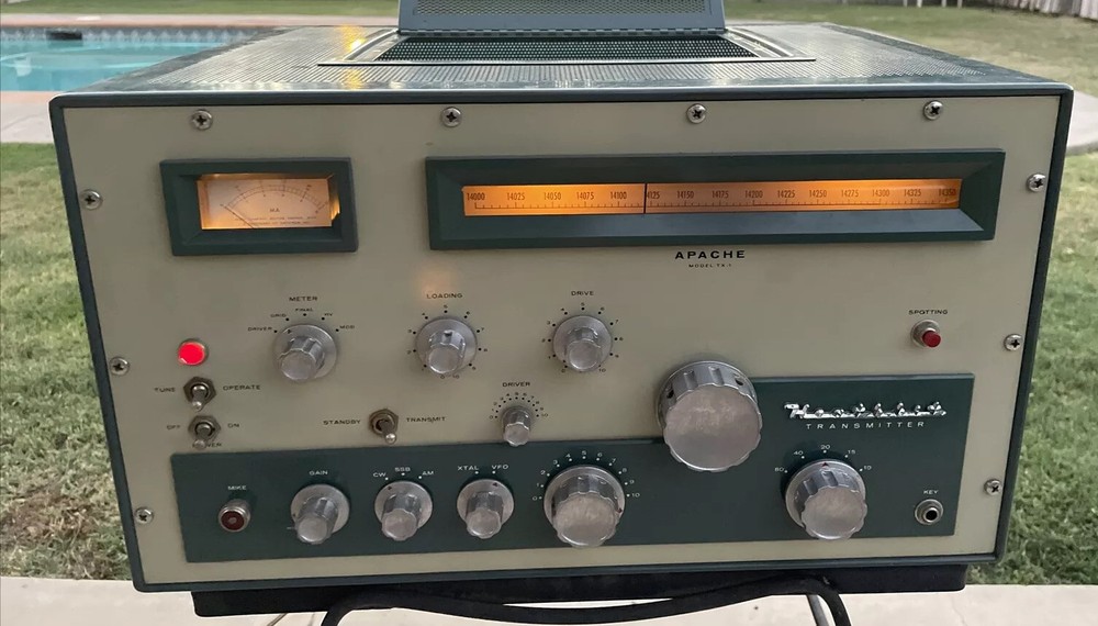 Vintage Heathkit TX-1 Apache Tube Ham Radio Transmitter