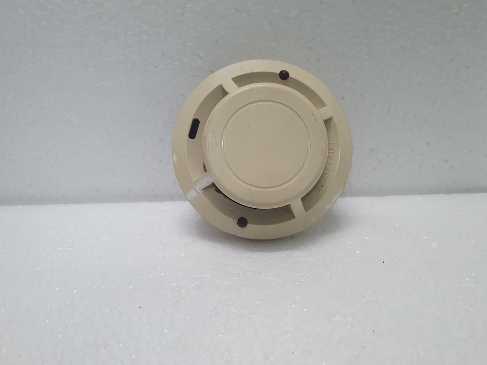 SYSTEM SENSOR SMOKE DETECTOR MODEL 1151