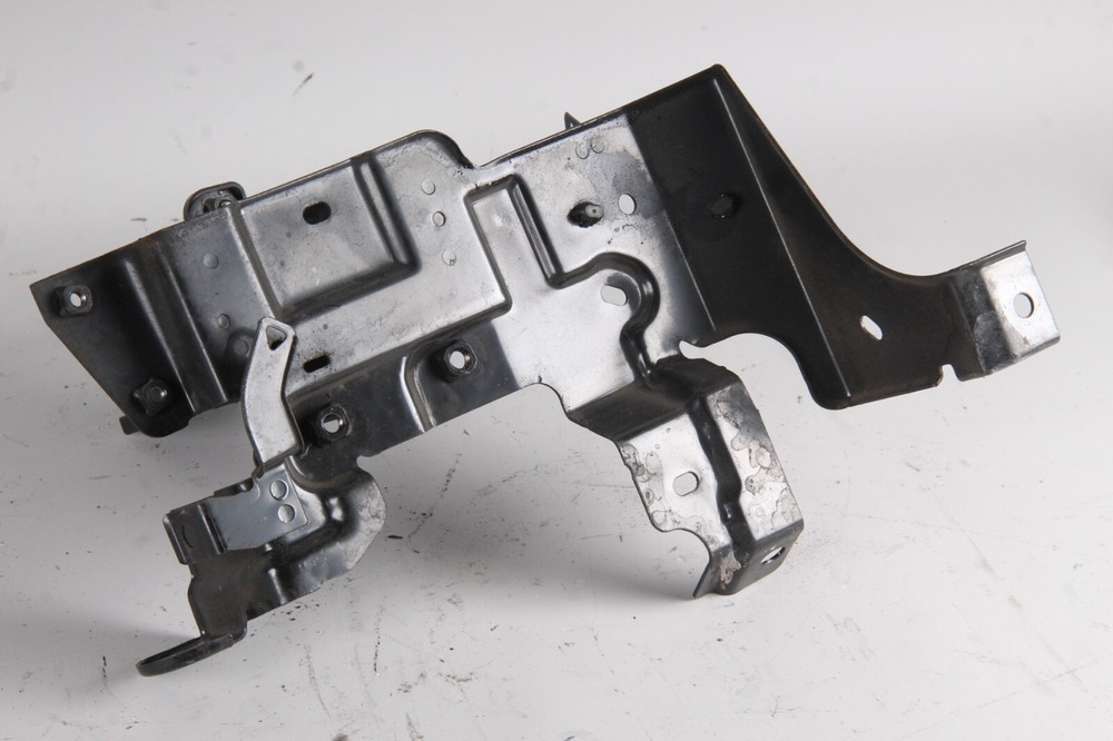 08-15 MITSUBISHI LANCER EVOLUTION EVO X POSITIVE BATTERY TERMINAL BRACKET