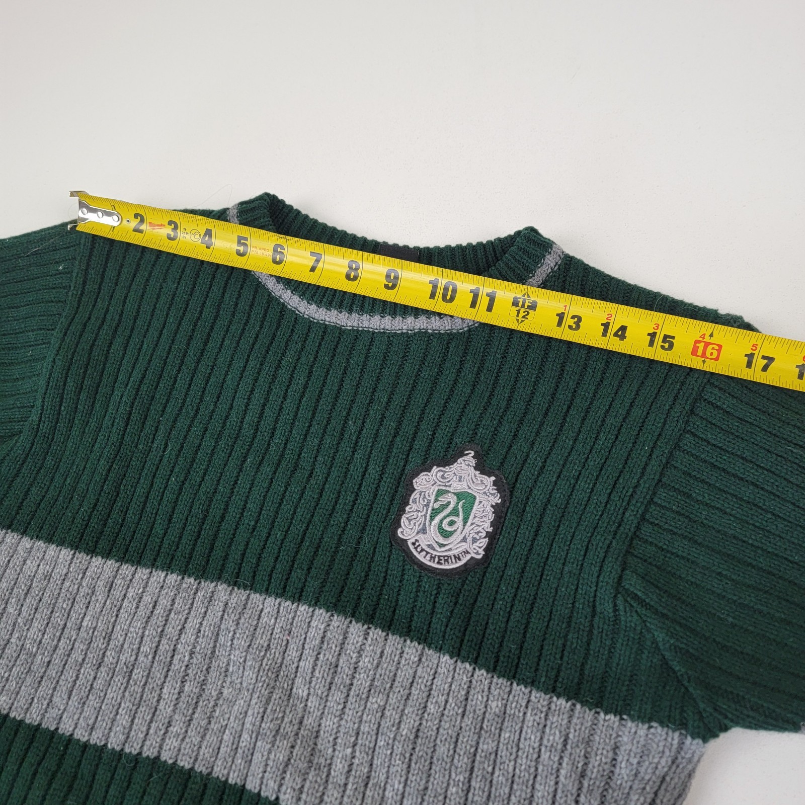 Wizarding World Harry Potter Slytherin Sweater Scotland Large Universal Studios