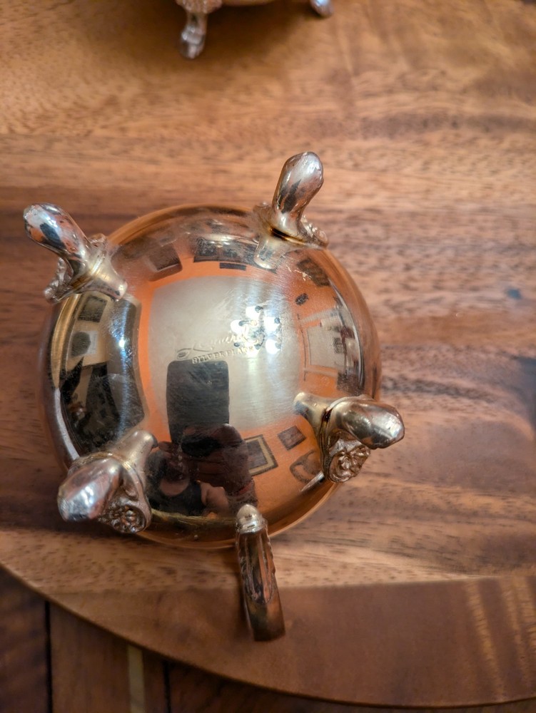 Leonard Silverplate Covered Sugar And Creamer Set