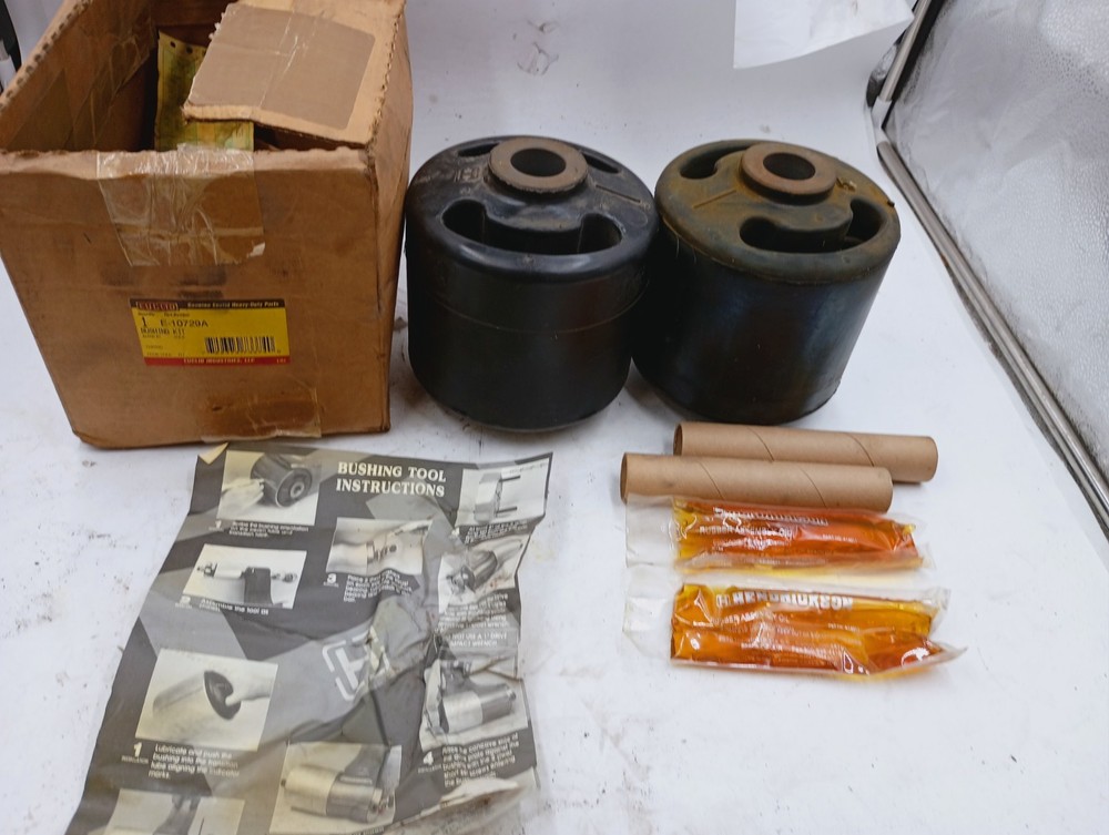 HENDRICKSON EUCLID E-10729A TRI FUNCTION (2) BEAM BUSHINGS QUICK ALIGN