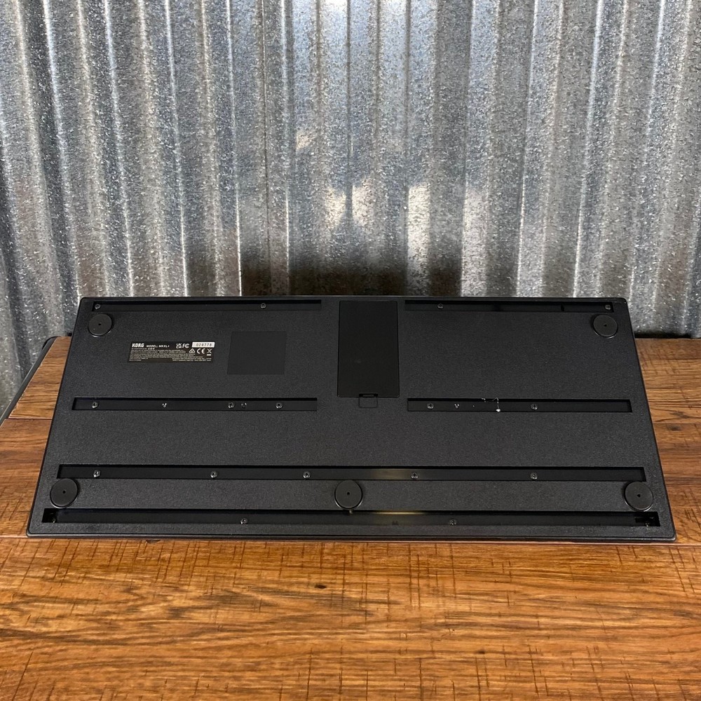 Korg MicroKORG XL + PLUS Synthesizer Vocoder Expanded PCM Demo