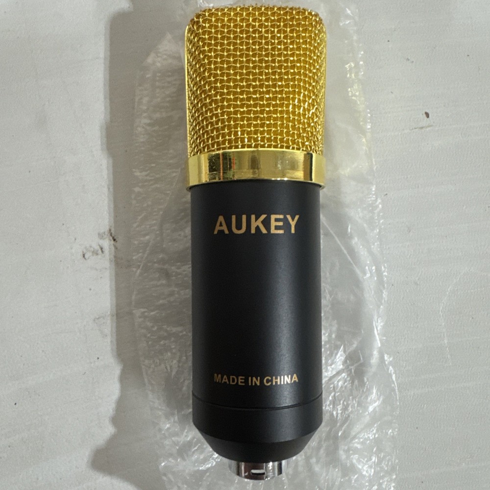 Aukey Studio / Gaming Microphone Model: GD-G1 / J4