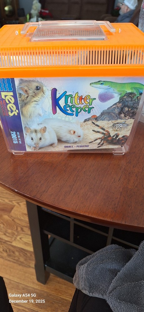 Small Pet, Lees Kritter Keeper with Lid