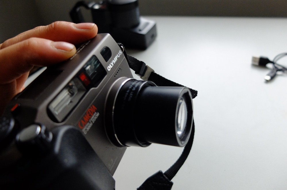 Olympus Digital Camera Camedia C-3000 Zoom Fully functional