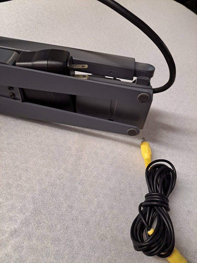 Elmo Co.ltd. DT-70 Visual Presenter Table Top Presenter lamp camera AS-IS