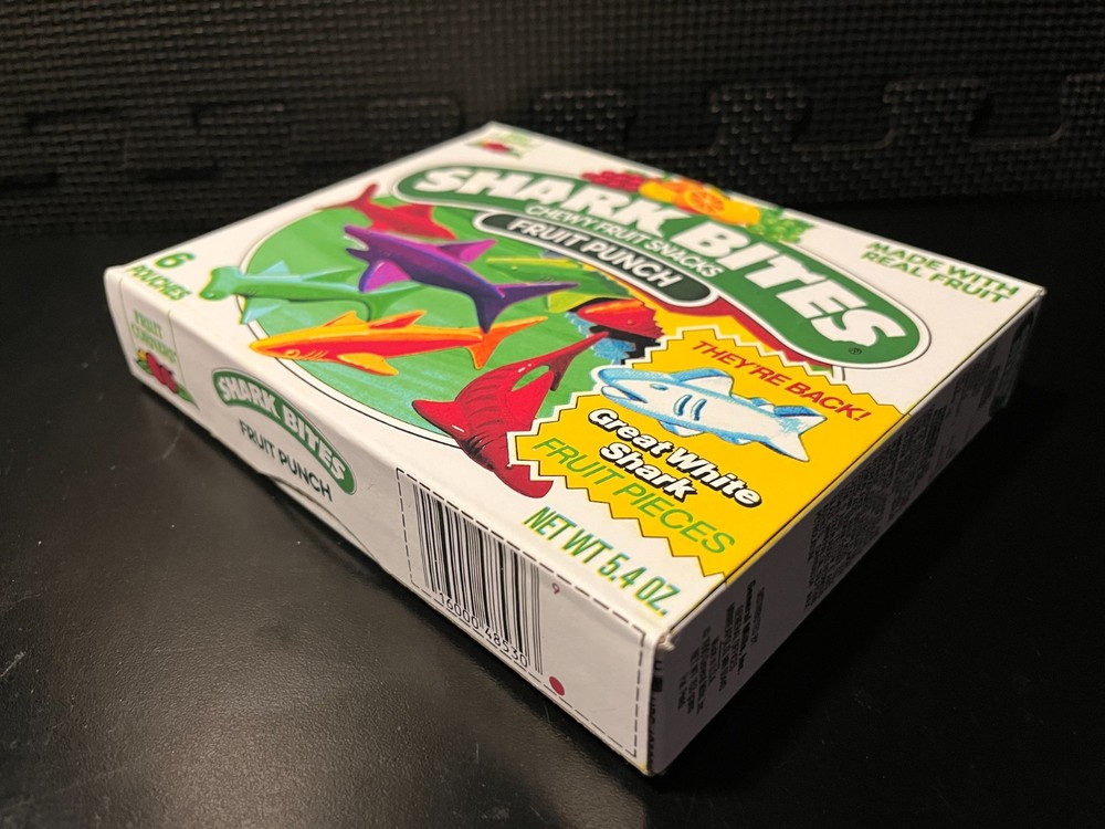 1990 Shark Bites Fruit Snacks (great white) - Replacement novelty display box