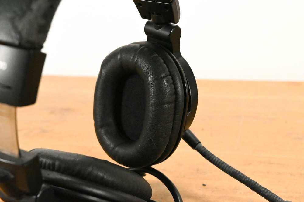 Clear-Com CC-400 Double-Ear Intercom Headset with Dynamic Microphone CG01ZZ0