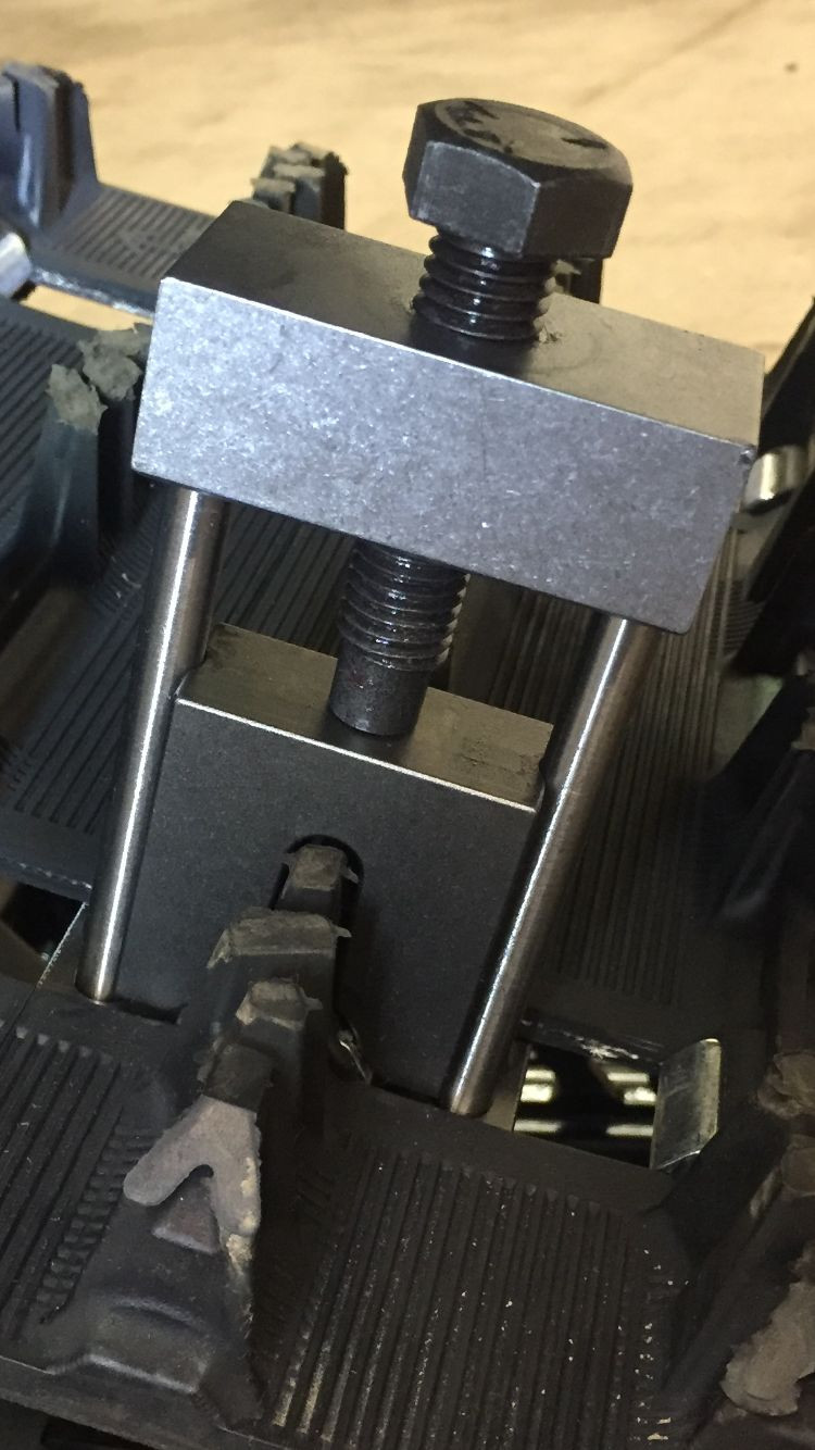 Snowmobile Track Clip Tool for up to 1-5/8" Lug Track (TCT 1.6)