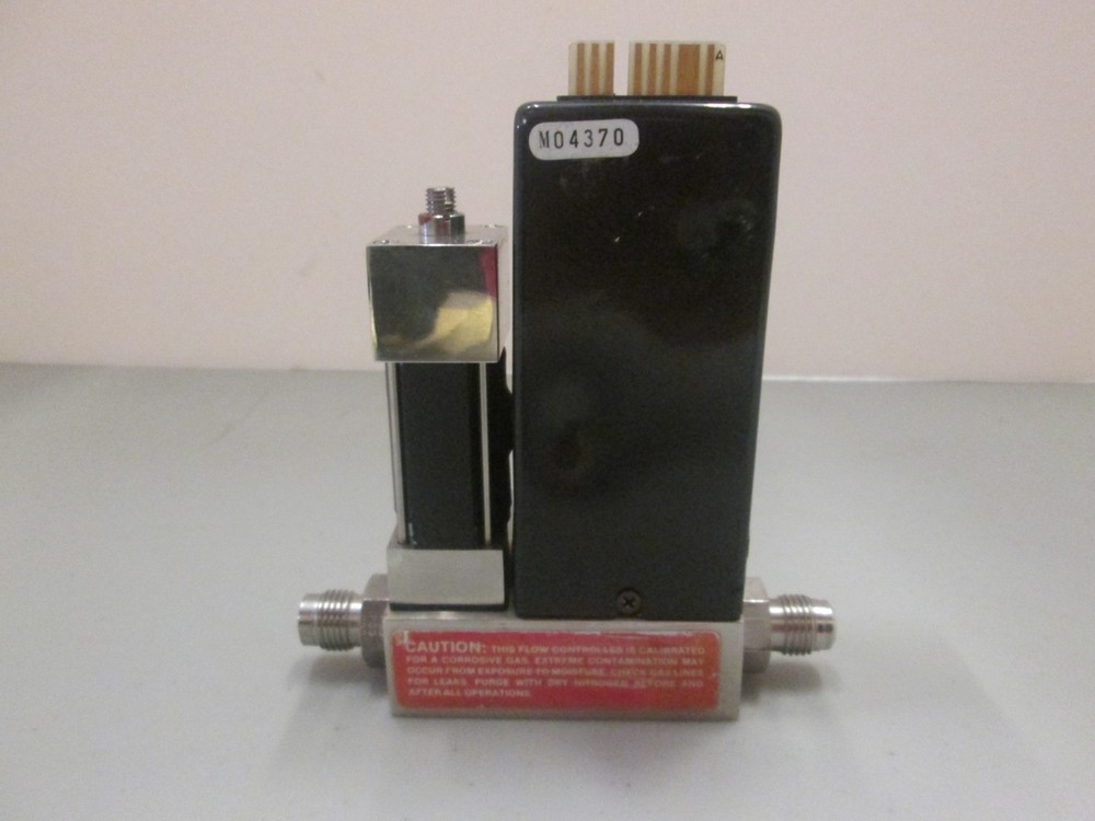 Unit UFC-1000, Mass Flow Controller MFC, HCL, 100 SCCM, Used