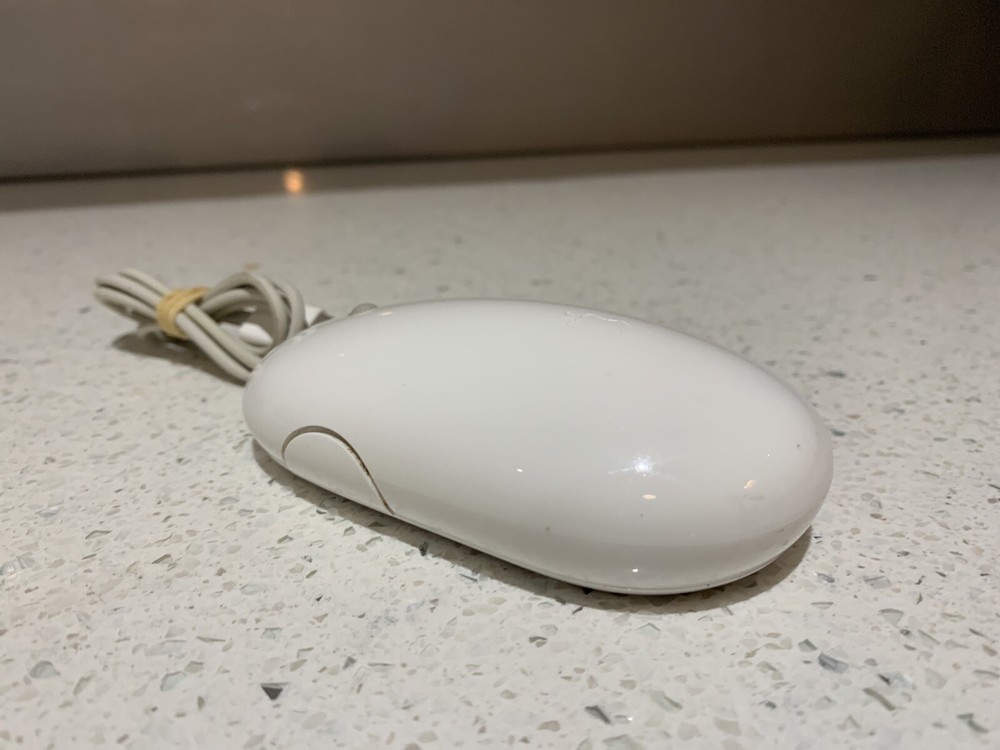 GENUINE APPLE WIRED USB OPTICAL MIGHTY MOUSE A1152 EMC 2058