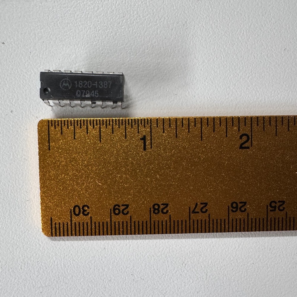 HP / AGILENT 1820-1387 integrated circuit ic