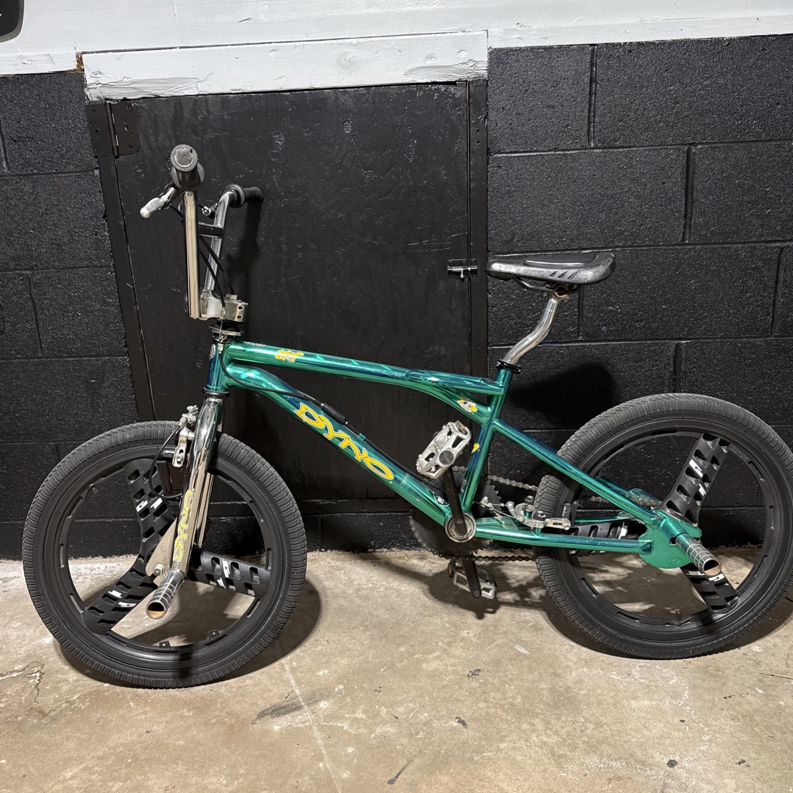 Dyno Air 2000 Gt Mags Freestyle Bike Metallic Green RARE Y2K Bmx Vintage