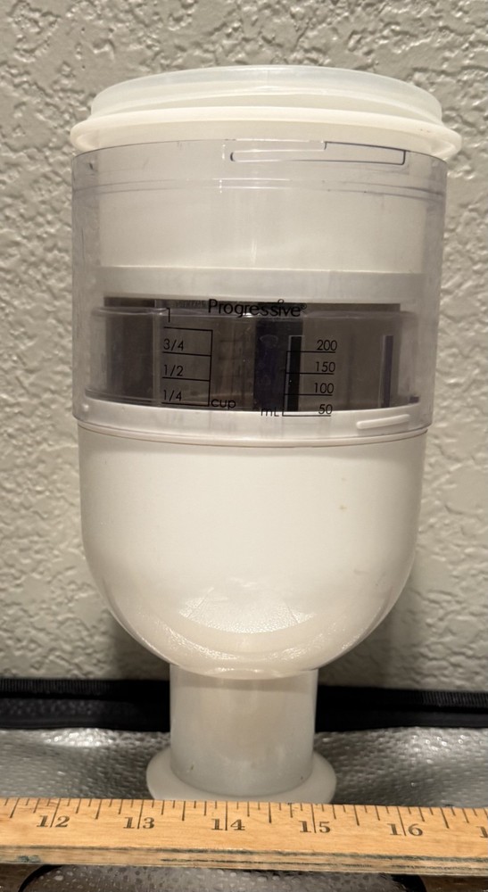 Pampered Chef Push Function Food Chopper - White EUC