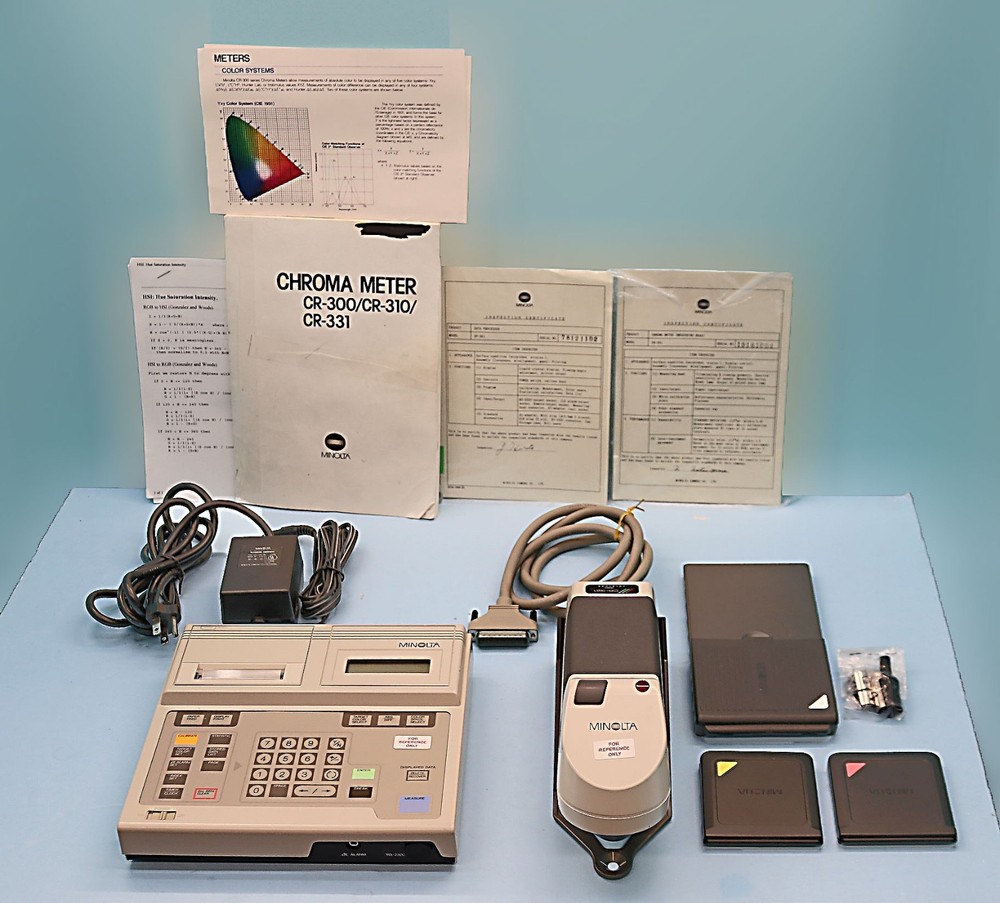 Konica Minolta CR-321 Chroma Meter & DP-301 Data Processor, Manual, Case