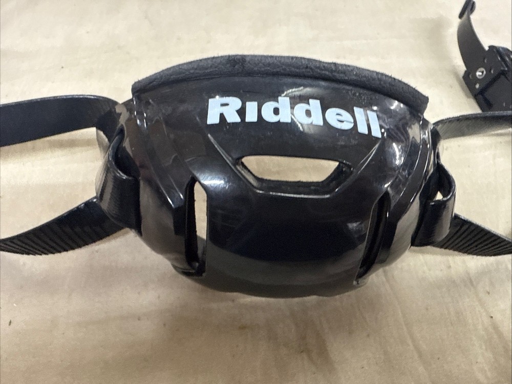 Riddell Hard Cup Chinstrap Buckles - Black - Medium