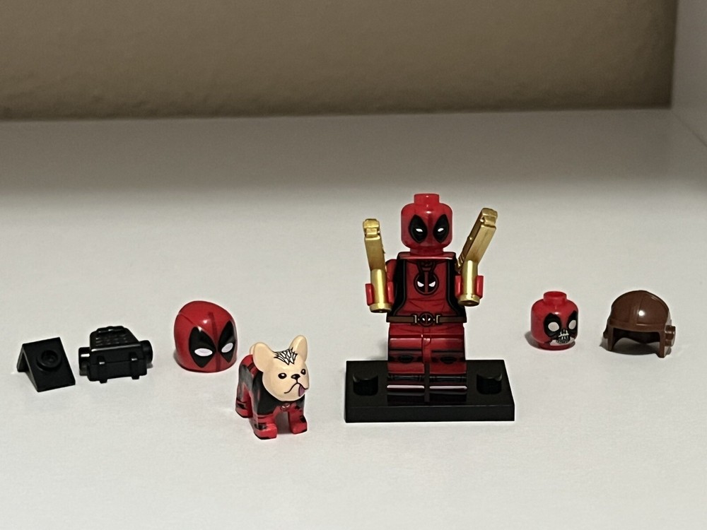 Deadpool Like Mini-Figure