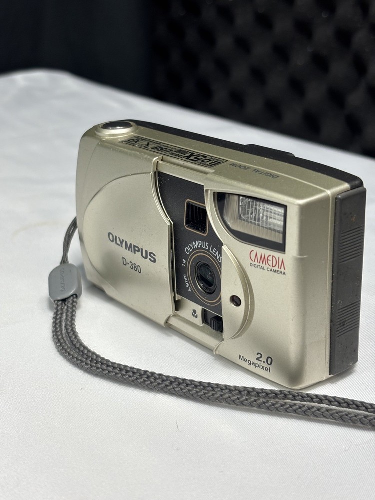 Olympus Digital Camera Camedia D-380 2.0MP Silver Tested