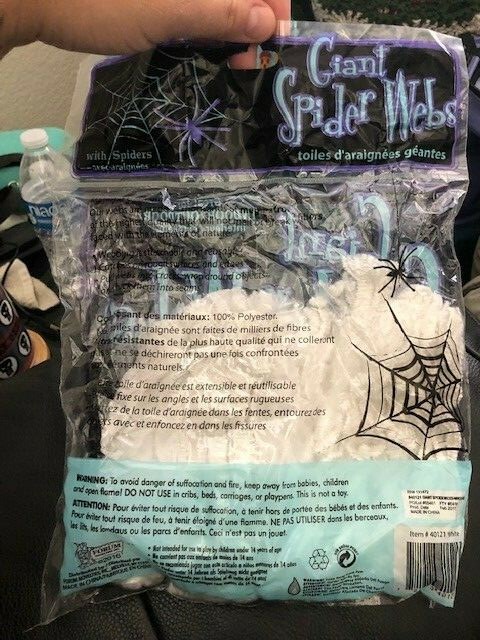 Spider Webbing Halloween Decoration 2 oz. With 4 Spiders New!!!