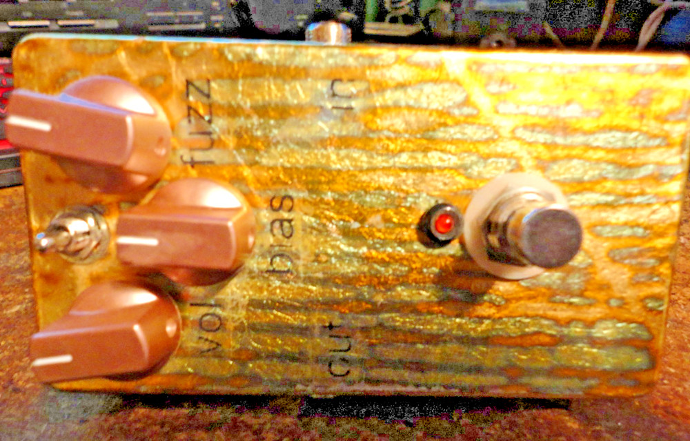 fuzz face clone germanium transistors gold leaf  finish