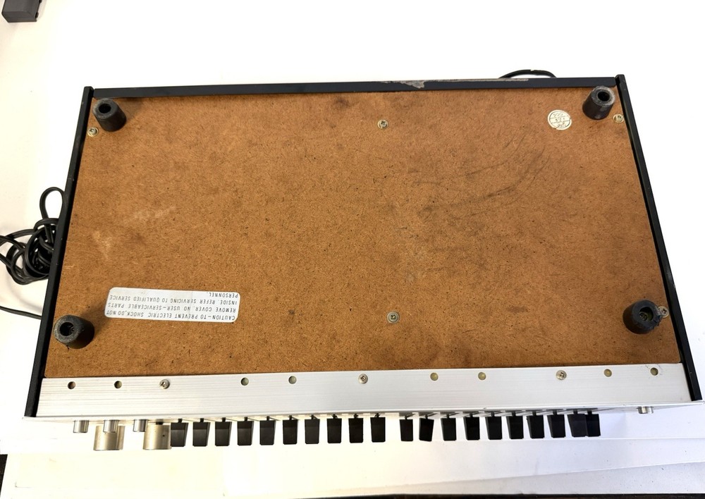 Realistc 31-2000 Wide Range Stereo Frequency Equalizer Silver Face