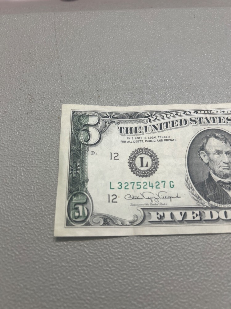 Printing error 5$ bill backside printed on front