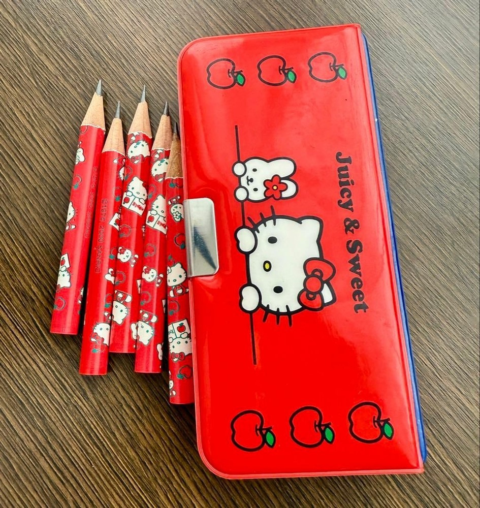 Hello Kitty mini pencil case with pencil #a3b5d7