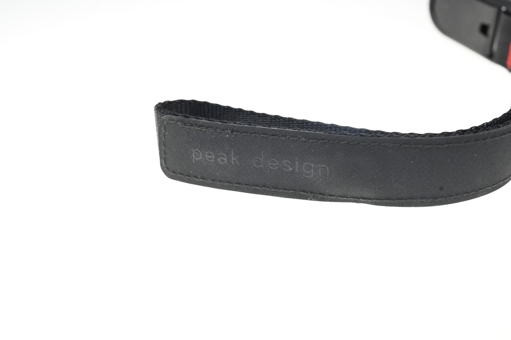 Peak Design Wrist Cuff Strap Black Red #G323