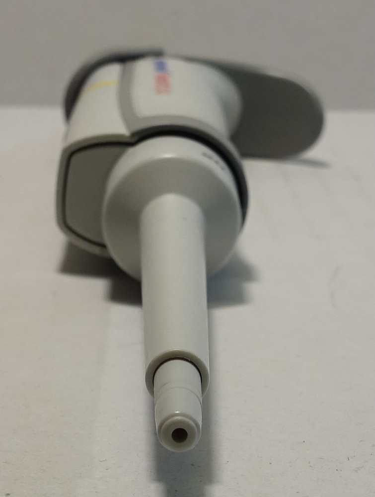 Eppendorf Research Plus 20 Variable Pipette 2-20uL; Clean & Accurate