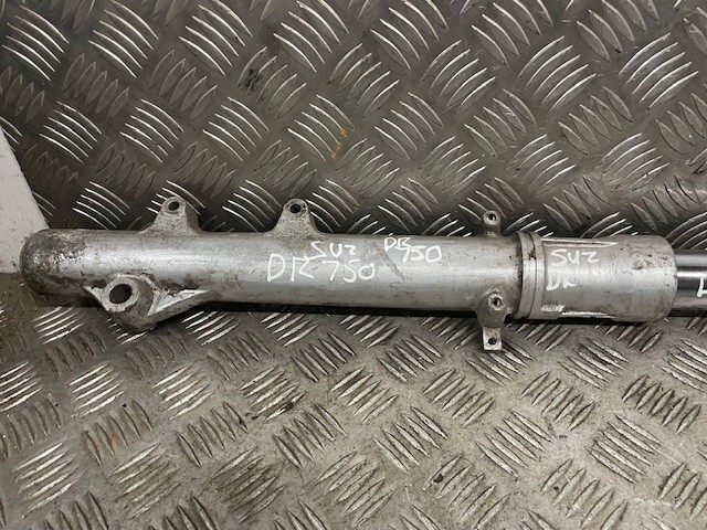 SUZUKI DR750 left fork leg