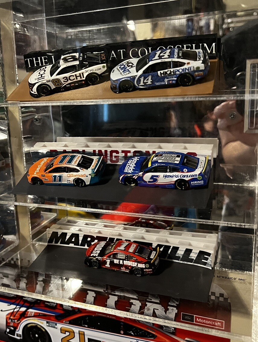 Nascar Cup Ross Chastain Wall Ride Die Cast Display 1/64 Martinsville Track