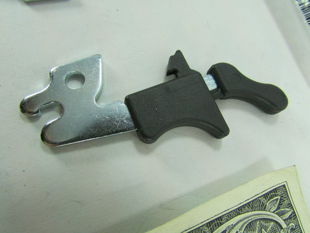 Pair Southco Ejector Latches w/Hardware Telecom Server Rack Faceplate P7-99-122