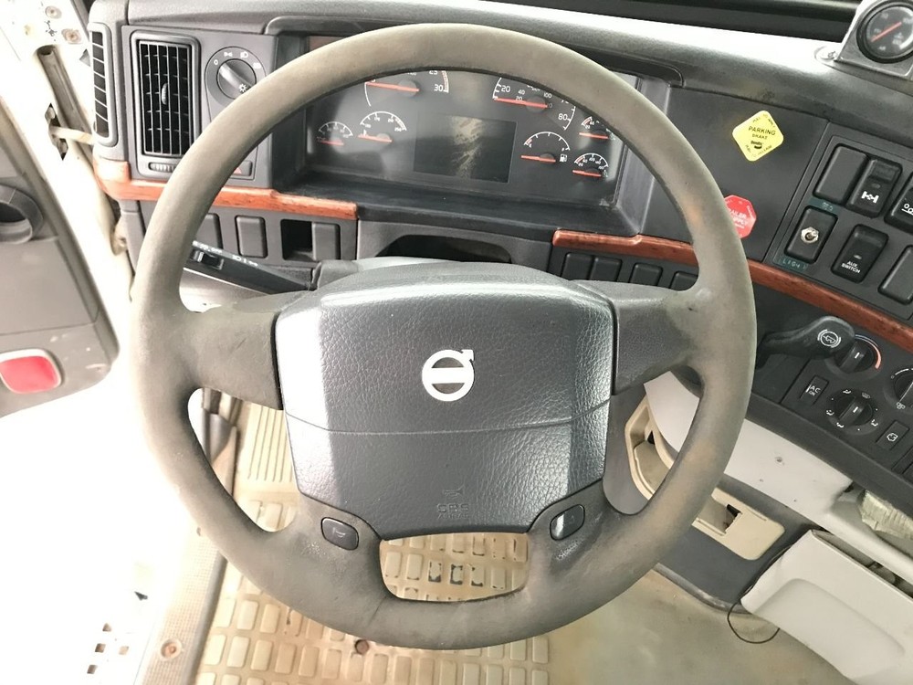 Volvo VNL Steering Column - Used