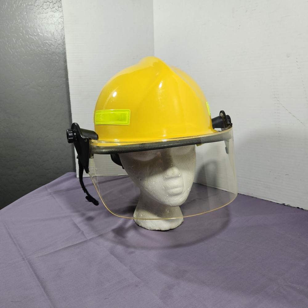 Cairns MSA 660C Metro Fire Helmet Size Medium 4" w/ Tuffshield Faceshield