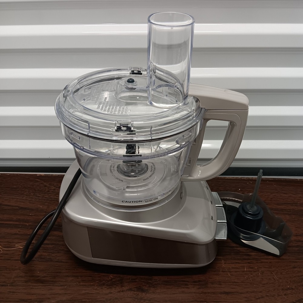 Cuisinart Food Processor. NICE!