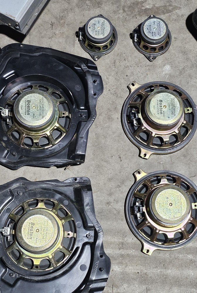 06-10 Boston Acoustic Stereo System