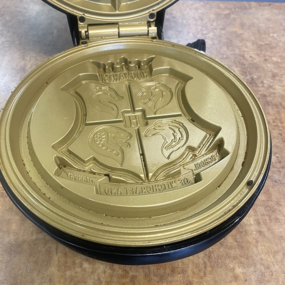 7" Round Harry Potter Waffle Maker Imprints Hogwarts Crest Design