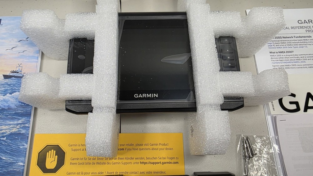 Garmin ECHOMAP UHD 72sv Chartplotter Fishfinder 7" Display – New Open Box.