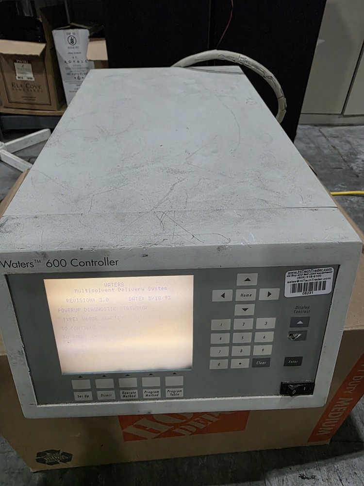 Waters 600 HPLC Multisolvent Delivery System Controller - Powers On