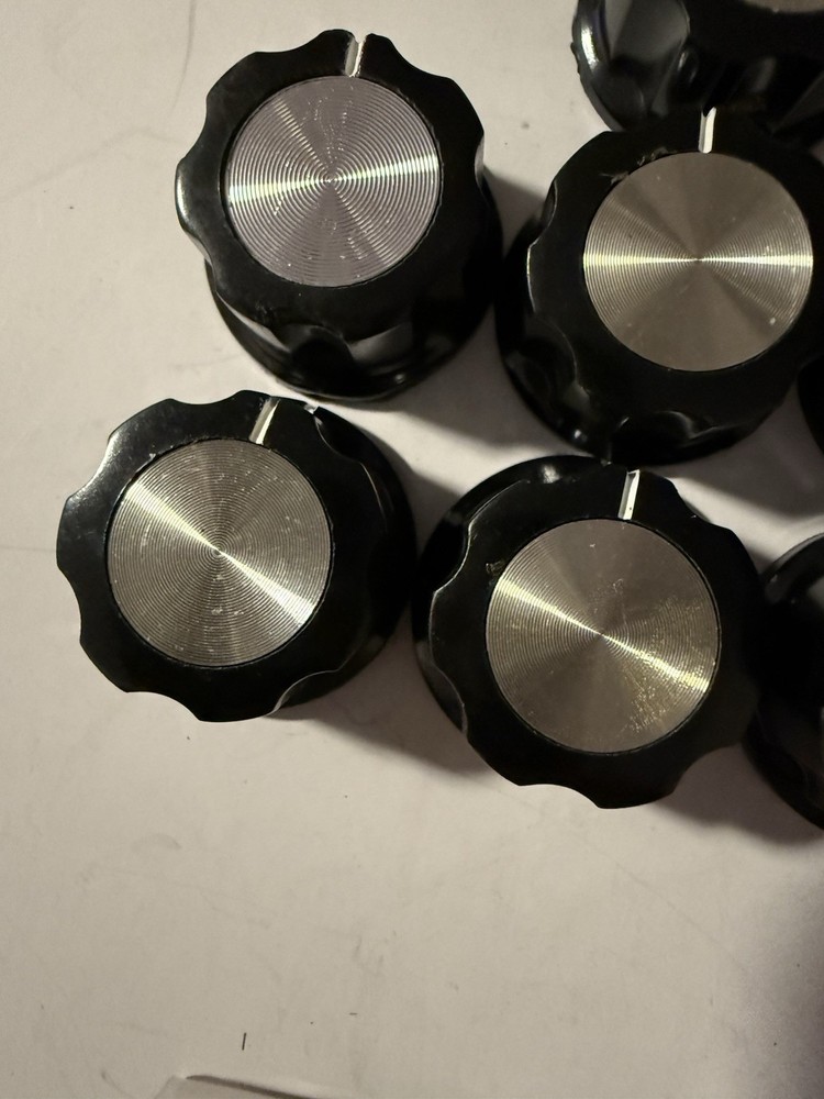 MF-A03 POTENTIOMETER BAKELITE SCREW KNOBS Lot Of 8
